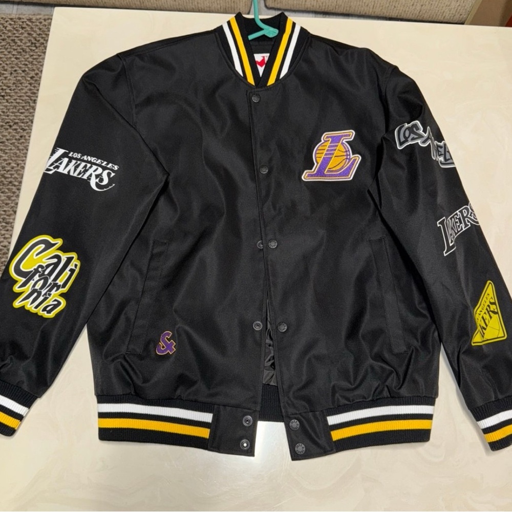 Lakers Jack & Jones Jacket new with tags size Small